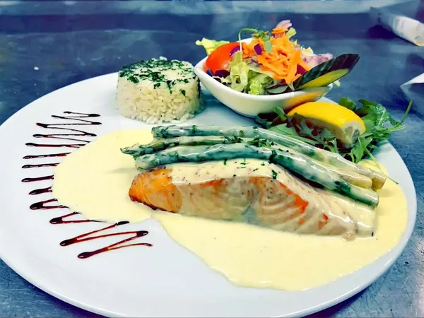 salmon-asparagus-600x450.webp